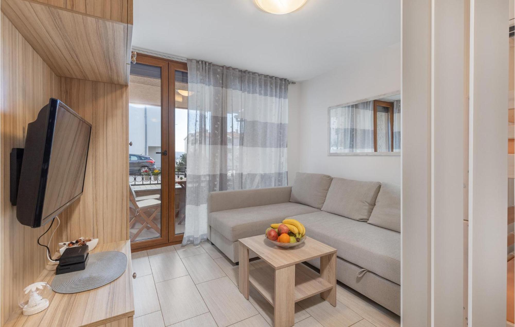 Cozy Apartment In Crikvenica With Kitchen Zewnętrze zdjęcie