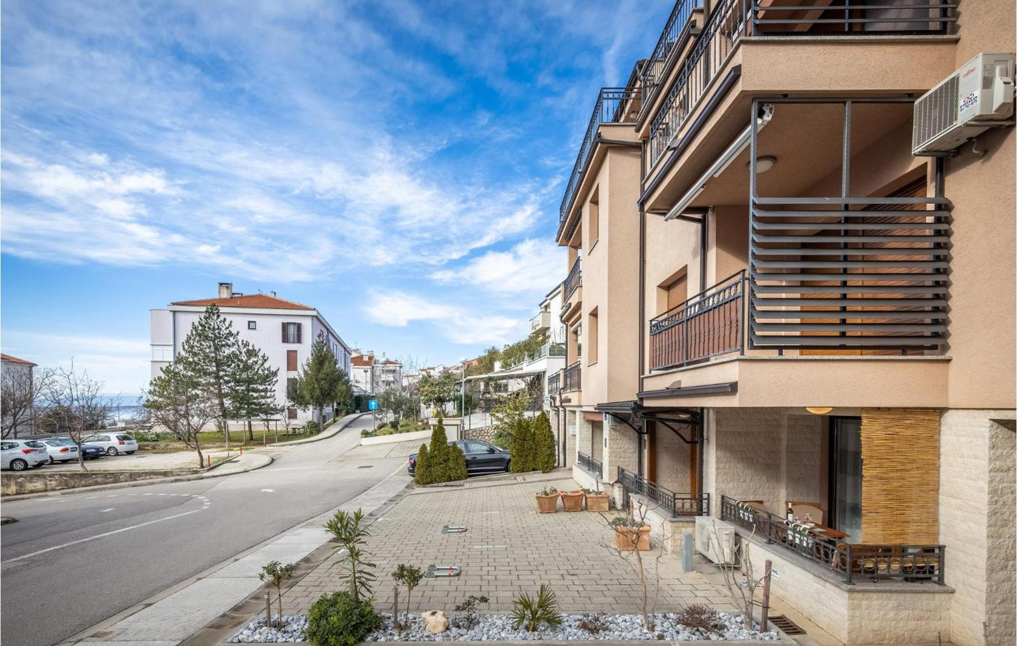 Cozy Apartment In Crikvenica With Kitchen Zewnętrze zdjęcie