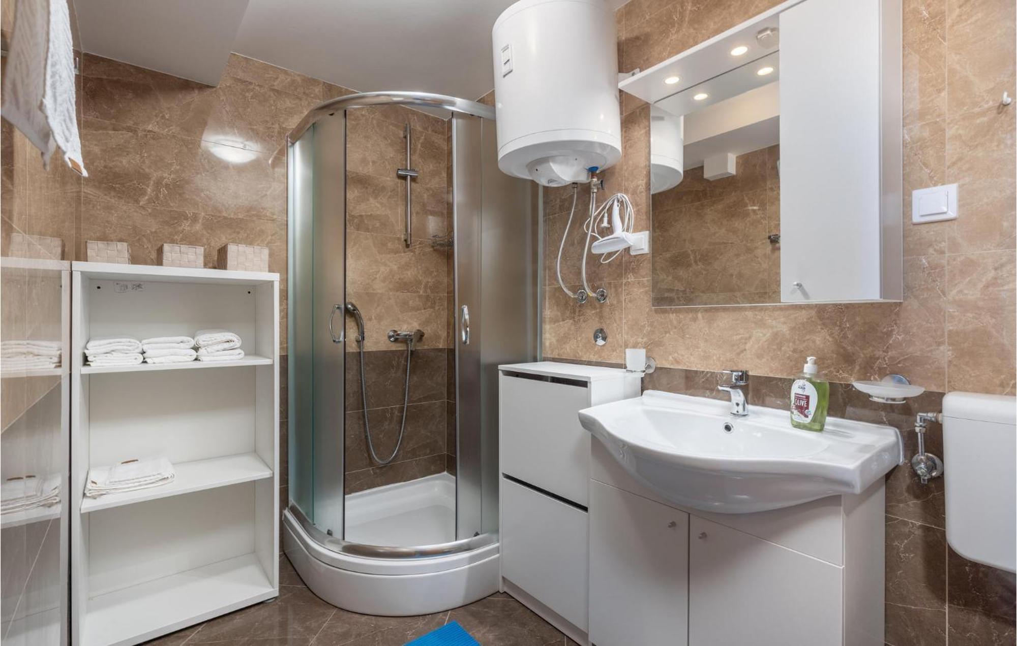 Cozy Apartment In Crikvenica With Kitchen Zewnętrze zdjęcie
