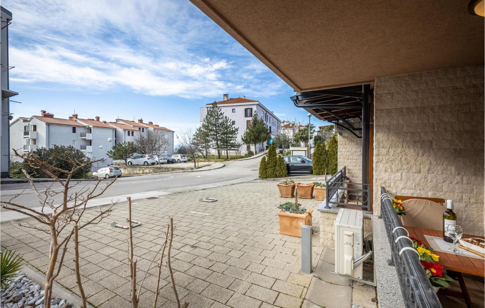 Cozy Apartment In Crikvenica With Kitchen Zewnętrze zdjęcie