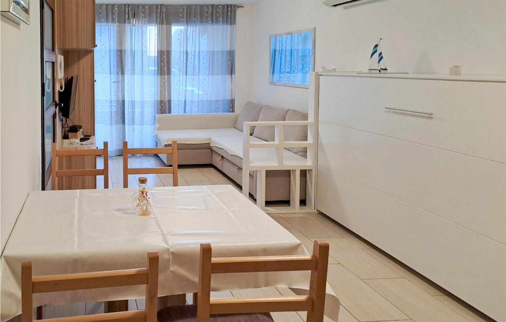 Cozy Apartment In Crikvenica With Kitchen Zewnętrze zdjęcie